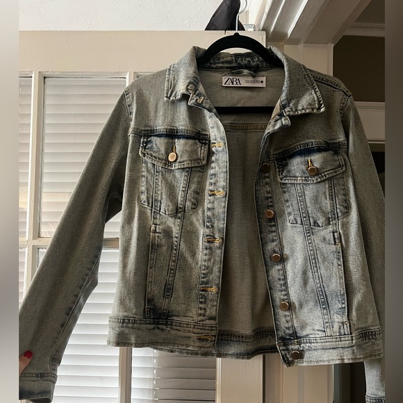 Zara waist-length jean jacket size XL fits like a medium - Picture 2 of 5